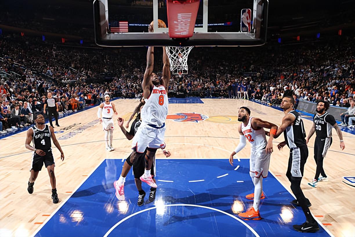 同样是NBA传奇巨星,为何科比营销害人,詹姆斯营销却无害?
